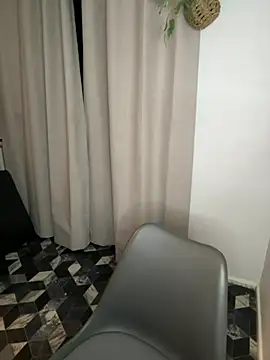 Snapshot of NaomiSquirts chatting on 12/21/24, 11:13 NaomiSquirts online show from 12/21/24, 11:13