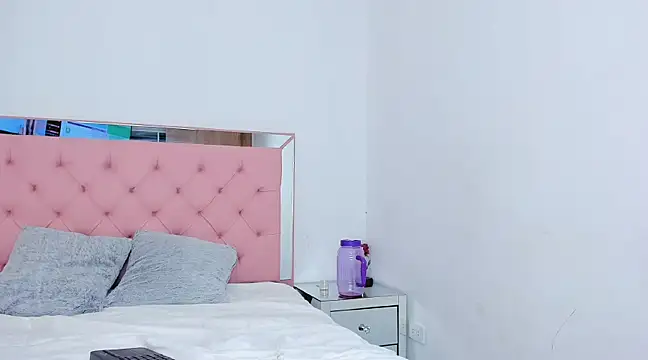 Snapshot of _violetadulce chatting on 03/22/25, 12:17 violetadulce online show from 03/22/25, 12:17