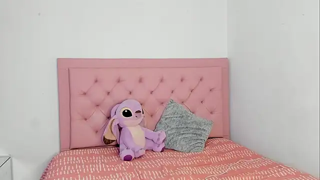 Snapshot of _violetadulce chatting on 09/30/25, 01:43 violetadulce online show from 09/30/25, 01:43