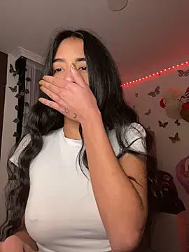 Snapshot of lina_pink chatting on 12/30/24, 11:38 lina pink online show from 12/30/24, 11:38