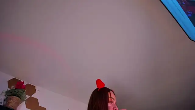 evy orange1 online show from 02/15/26, 03:36