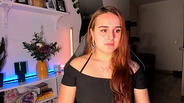 evy orange1 online show from 03/13/26, 12:06