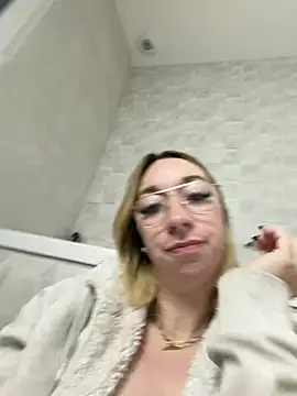 Snapshot of Giuliana_baby chatting on 03/10/26, 05:56 Giuliana baby online show from 03/10/26, 05:56