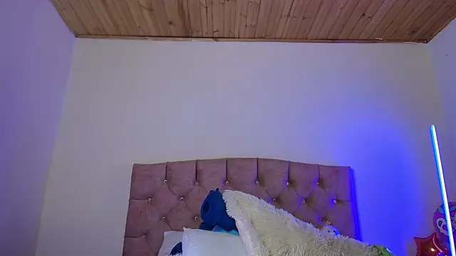 miaa saenz1 online show from 09/17/25, 04:25