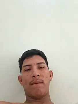 Snapshot of Guti_hazz chatting on 11/19/25, 12:16 Guti hazz online show from 11/19/25, 12:16