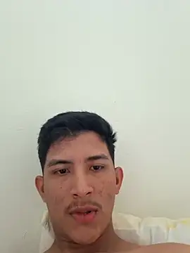 Snapshot of Guti_hazz chatting on 12/03/25, 01:42 Guti hazz online show from 12/03/25, 01:42