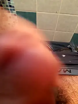 Snapshot of Big_Dick_22_in_Room chatting on 01/01/25, 02:42 Big Dick 22 in Room online show from 01/01/25, 02:42