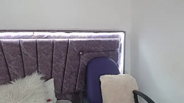 Penelope Fox14 online show from 09/17/25, 12:51