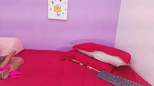 Snapshot of veronica_sinner_ chatting on 02/04/25, 12:00 veronica sinner  online show from 02/04/25, 12:00