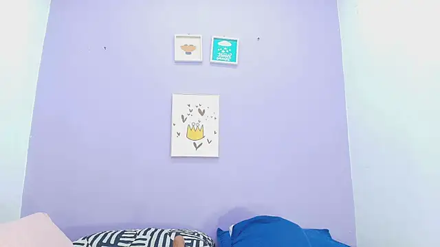 Snapshot of veronica_sinner_ chatting on 02/18/25, 11:44 veronica sinner  online show from 02/18/25, 11:44