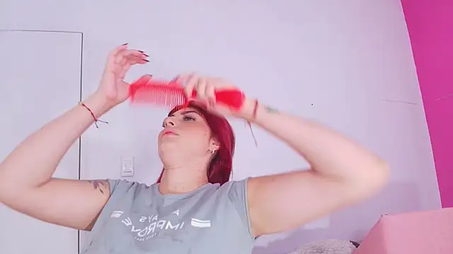 Snapshot of veronica_sinner_ chatting on 10/04/25, 12:03 veronica sinner  online show from 10/04/25, 12:03