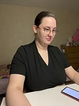 hungry1bunny online show from 05/05/26, 04:37