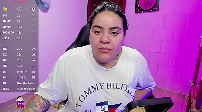 Snapshot of Sharon_hils chatting on 12/16/24, 10:34 Sharon hils online show from 12/16/24, 10:34