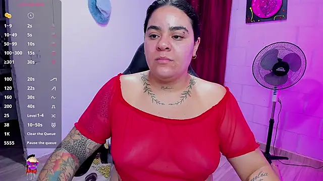 Snapshot of Sharon_hils chatting on 12/21/24, 11:02 Sharon hils online show from 12/21/24, 11:02