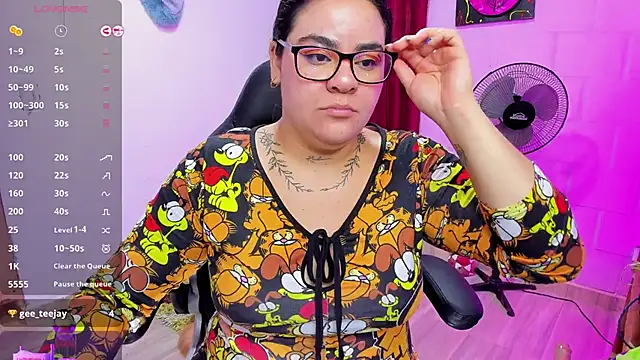 Snapshot of Sharon_hils chatting on 12/22/24, 01:33 Sharon hils online show from 12/22/24, 01:33