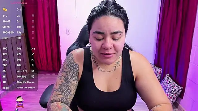 Snapshot of Sharon_hils chatting on 12/30/24, 04:51 Sharon hils online show from 12/30/24, 04:51