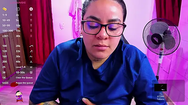 Snapshot of Sharon_hils chatting on 01/06/25, 03:08 Sharon hils online show from 01/06/25, 03:08