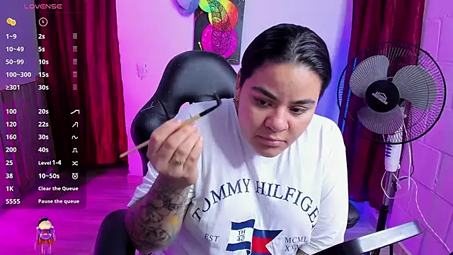 Snapshot of Sharon_hils chatting on 02/08/25, 09:36 Sharon hils online show from 02/08/25, 09:36