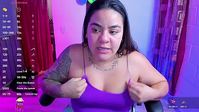 Snapshot of Sharon_hils chatting on 02/17/25, 04:26 Sharon hils online show from 02/17/25, 04:26