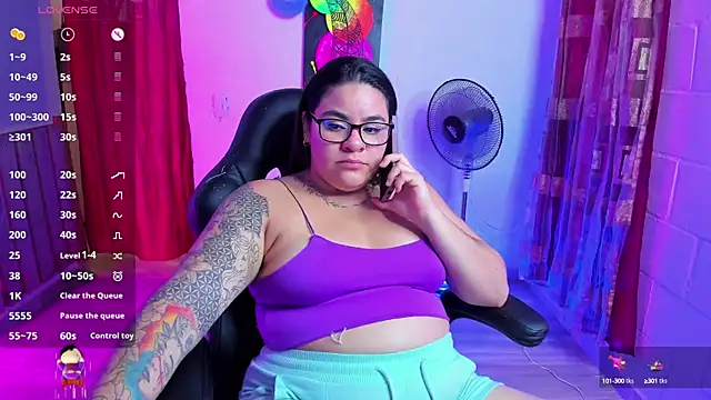 Snapshot of Sharon_hils chatting on 02/17/25, 07:31 Sharon hils online show from 02/17/25, 07:31