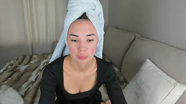 nilliluv online show from 04/15/26, 05:36