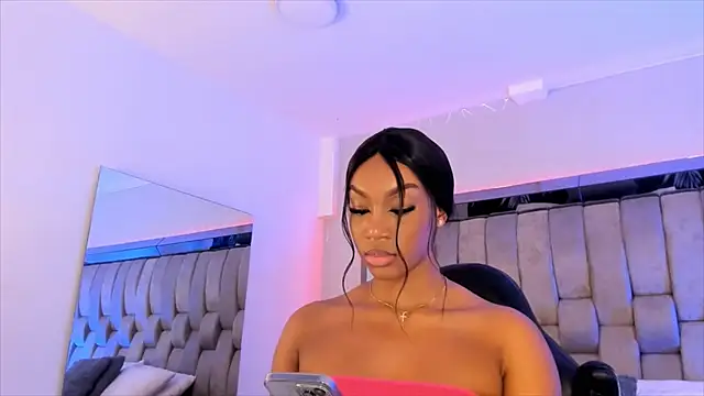 Snapshot of ChaynnaCooper chatting on 02/05/25, 03:20 ChaynnaCooper online show from 02/05/25, 03:20