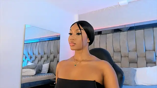 Snapshot of ChaynnaCooper chatting on 02/13/25, 06:05 ChaynnaCooper online show from 02/13/25, 06:05