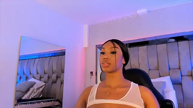 Snapshot of ChaynnaCooper chatting on 02/15/25, 06:01 ChaynnaCooper online show from 02/15/25, 06:01