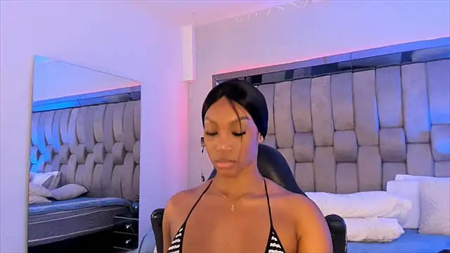 Snapshot of ChaynnaCooper chatting on 02/19/25, 06:10 ChaynnaCooper online show from 02/19/25, 06:10