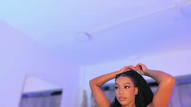 Snapshot of ChaynnaCooper chatting on 09/18/25, 08:00 ChaynnaCooper online show from 09/18/25, 08:00