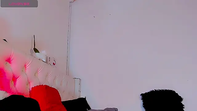 Snapshot of HELEM__S7 chatting on 02/15/25, 09:04 HELEM S7 online show from 02/15/25, 09:04