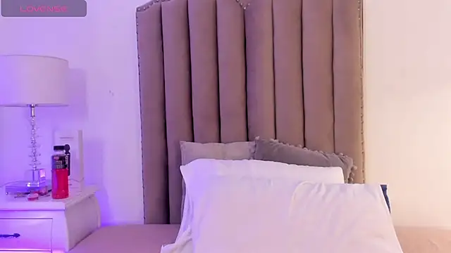 Snapshot of SamanthaFerrer__ chatting on 02/06/25, 08:02 SamanthaFerrer online show from 02/06/25, 08:02