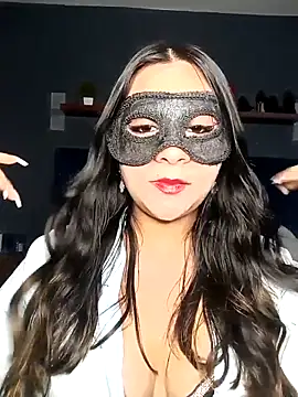 Snapshot of Ursa_sexy chatting on 10/10/25, 06:23 Ursa sexy online show from 10/10/25, 06:23