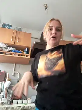 Snapshot of Malichkaanna30 chatting on 03/16/26, 03:27 Malichkaanna30 online show from 03/16/26, 03:27