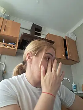 Snapshot of Malichkaanna30 chatting on 04/08/26, 07:52 Malichkaanna30 online show from 04/08/26, 07:52