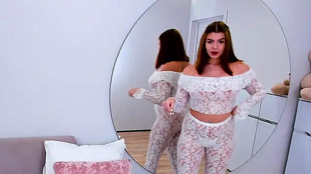 Snapshot of MelanieCarterr chatting on 11/13/25, 04:17 MelanieCarterr online show from 11/13/25, 04:17