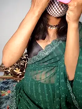 Snapshot of Raat_ki_rani_ chatting on 02/08/25, 01:11 Raat ki rani  online show from 02/08/25, 01:11