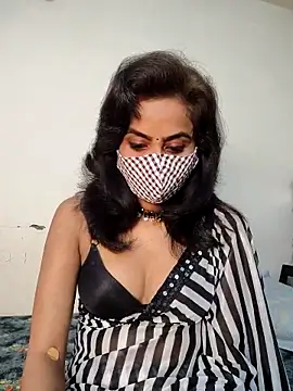 Snapshot of Raat_ki_rani_ chatting on 02/25/25, 10:15 Raat ki rani  online show from 02/25/25, 10:15