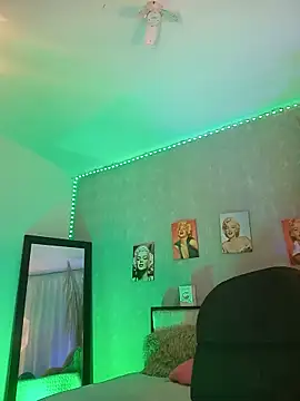 nahiarapalmer19 online show from 09/11/25, 10:43