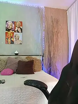 nahiarapalmer19 online show from 08/07/26, 08:33