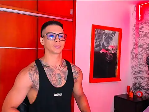 Aaron Toy online show from 01/05/26, 08:12