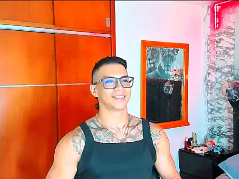 Aaron Toy online show from 01/07/26, 08:22