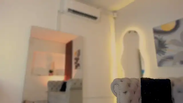 Isa Little Star online show from 10/25/25, 09:20