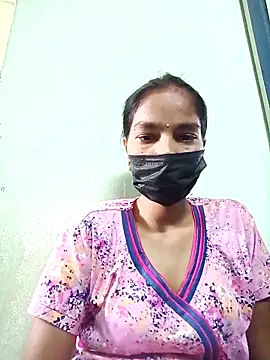 Snapshot of anusiya01 chatting on 03/11/25, 04:54 anusiya01 online show from 03/11/25, 04:54