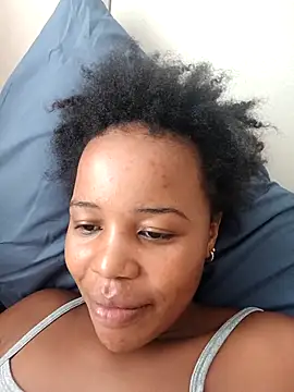 Snapshot of cattallinna98 chatting on 11/28/25, 01:14 cattallinna98 online show from 11/28/25, 01:14