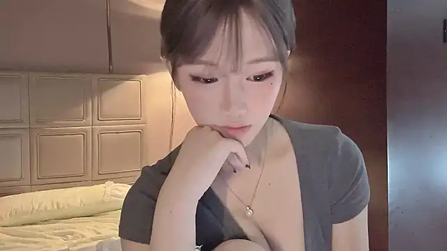 Snapshot of -XunMengLong- chatting on 12/21/25, 04:47 -XunMengLong- online show from 12/21/25, 04:47