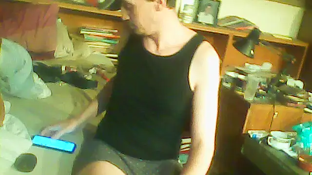 HOTMENVERYHOT online show from 04/17/26, 05:38