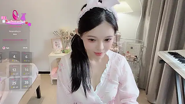 Snapshot of S-wan chatting on 10/20/25, 04:35 S-wan online show from 10/20/25, 04:35