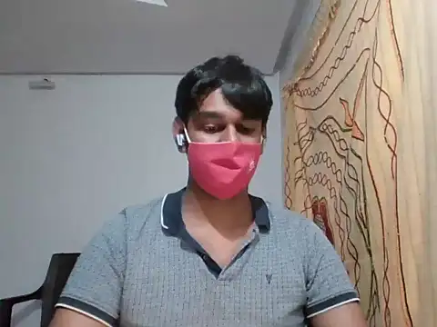 Snapshot of brownguy1234 chatting on 01/17/25, 09:17 brownguy1234 online show from 01/17/25, 09:17