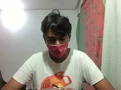 Snapshot of brownguy1234 chatting on 01/21/25, 02:15 brownguy1234 online show from 01/21/25, 02:15